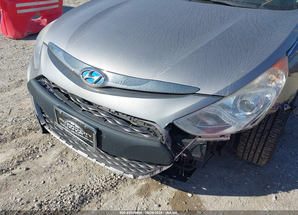 2013 HYUNDAI SONATA HYBRID VIN: KMHEC4A44DA084230
