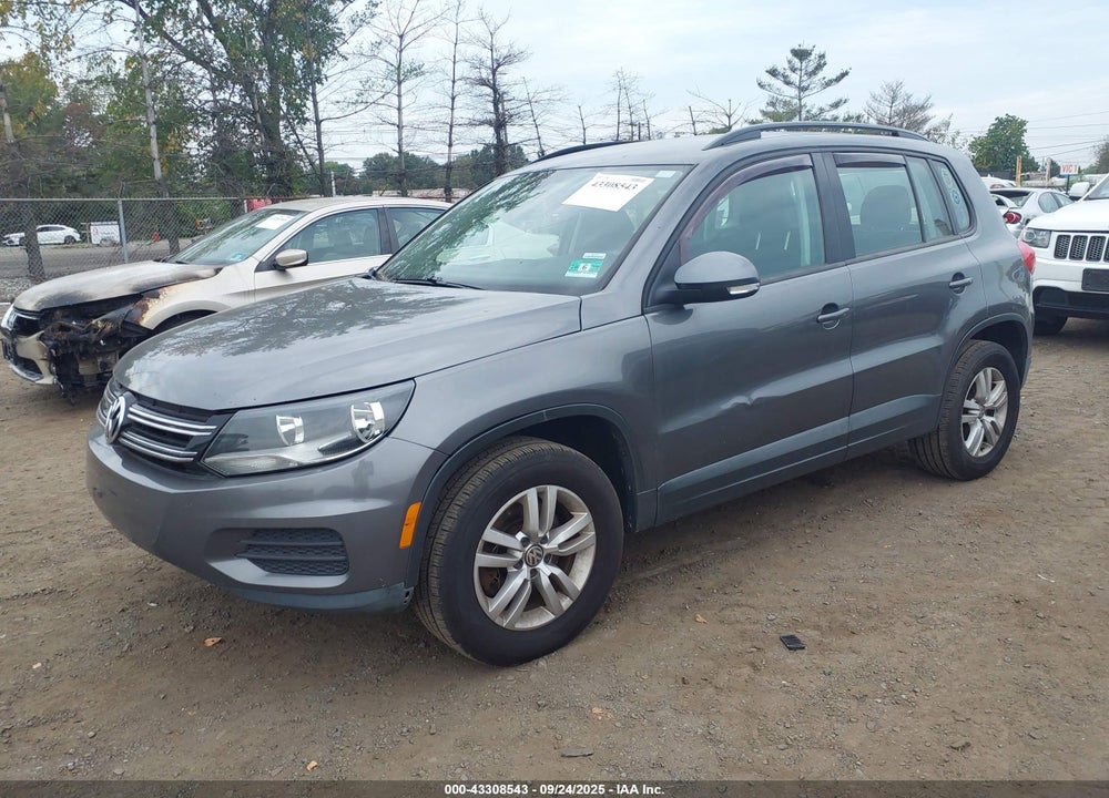 2016 VOLKSWAGEN TIGUAN VIN: WVGBV7AX0GW514240