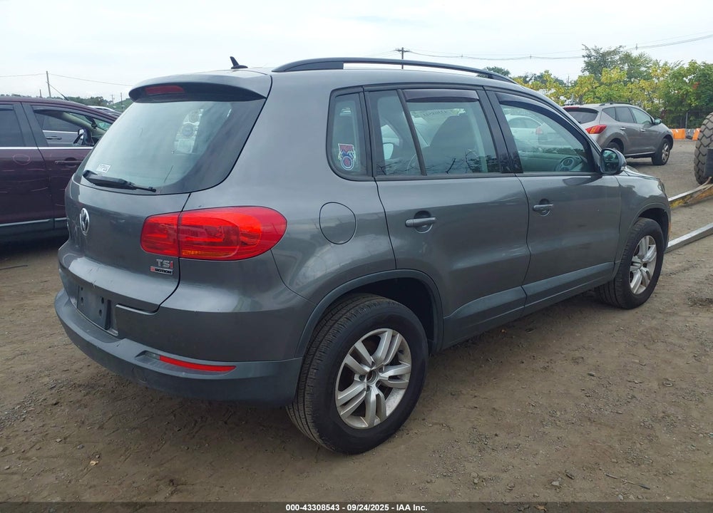 2016 VOLKSWAGEN TIGUAN VIN: WVGBV7AX0GW514240