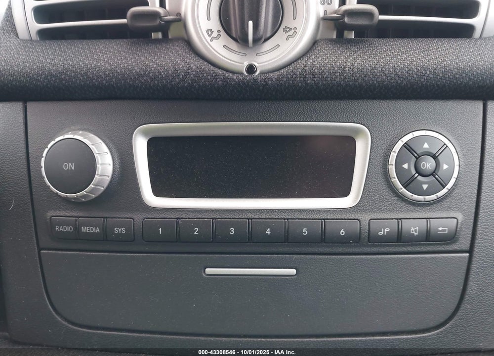 2014 SMART FORTWO VIN: WMEEJ9AA2EK732965