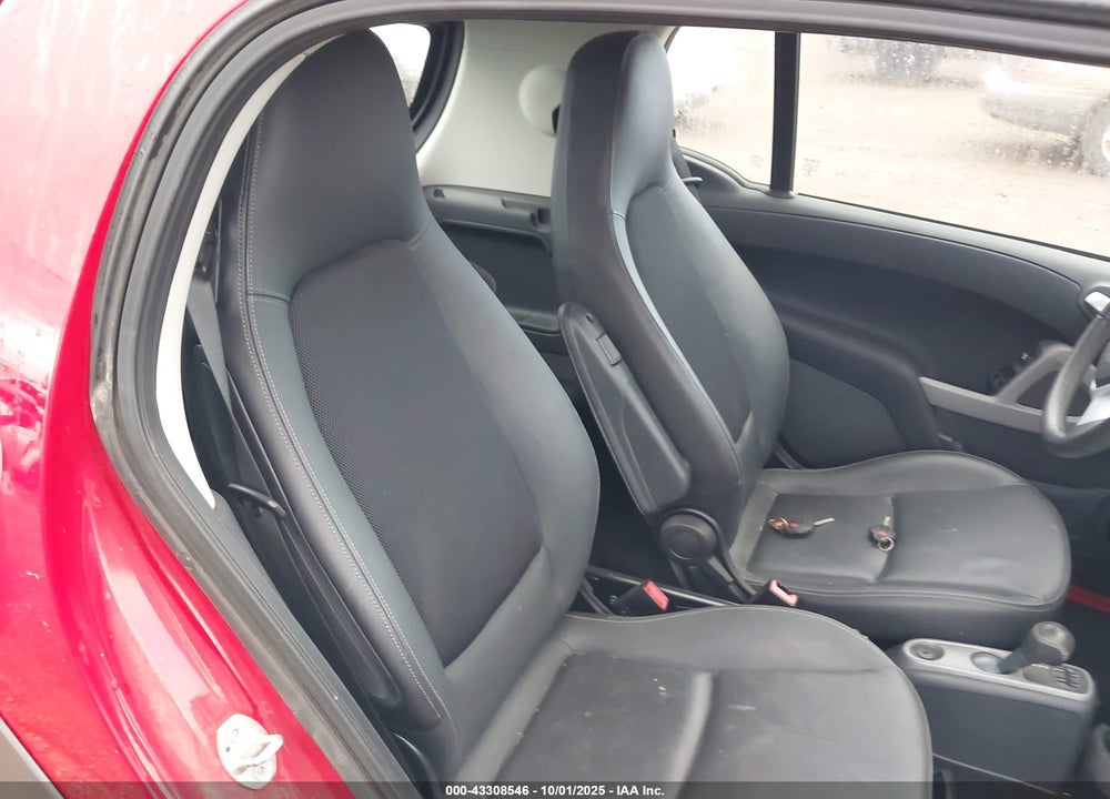 2014 SMART FORTWO VIN: WMEEJ9AA2EK732965