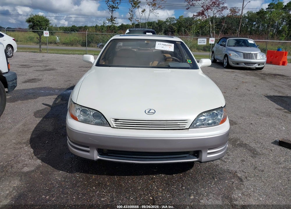 1992 LEXUS ES 300 VIN: JT8VK13T2N0024155