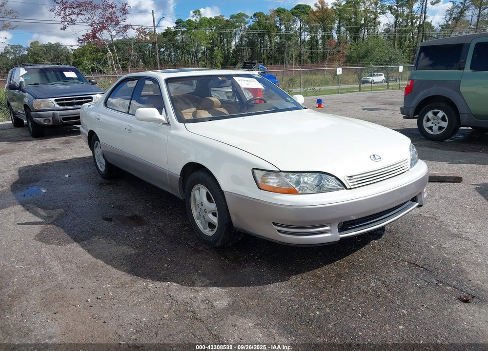 1992 LEXUS ES 300 VIN: JT8VK13T2N0024155