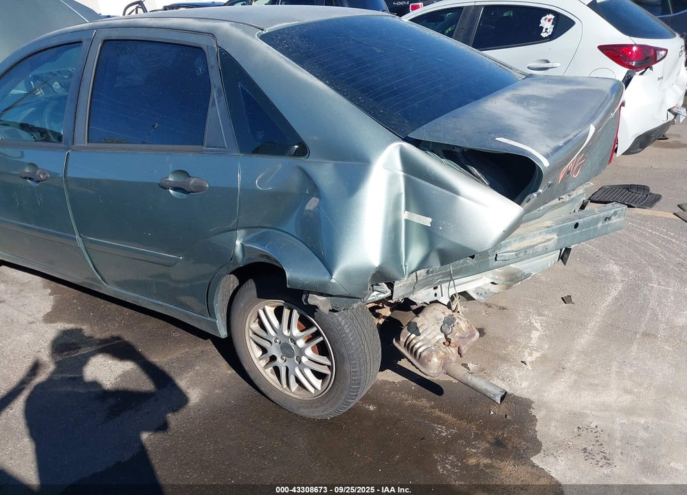 2005 FORD FOCUS ZX4 VIN: 1FAFP34N95W265653