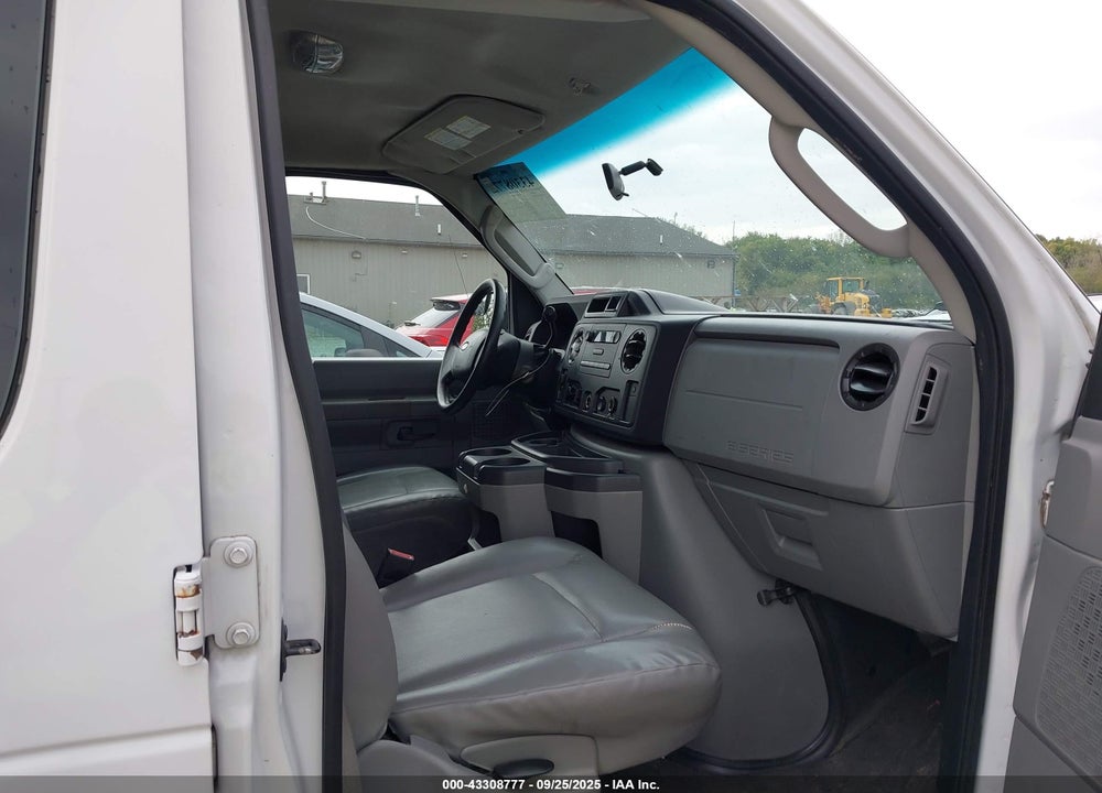 2011 FORD E-350 SUPER DUTY XL VIN: 1FBNE3BLXBDA70461