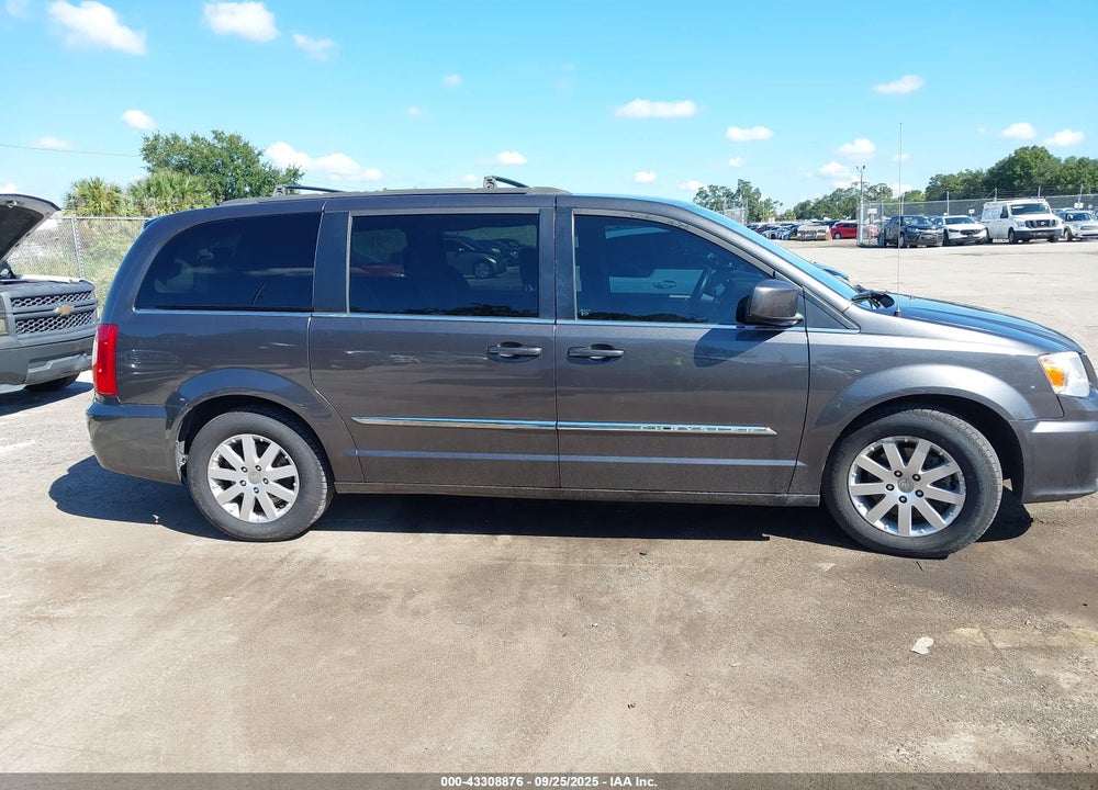 2016 CHRYSLER TOWN & COUNTRY VIN: 2C4RC1BG6GR156445