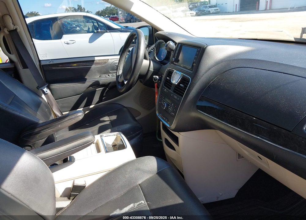 2016 CHRYSLER TOWN & COUNTRY VIN: 2C4RC1BG6GR156445