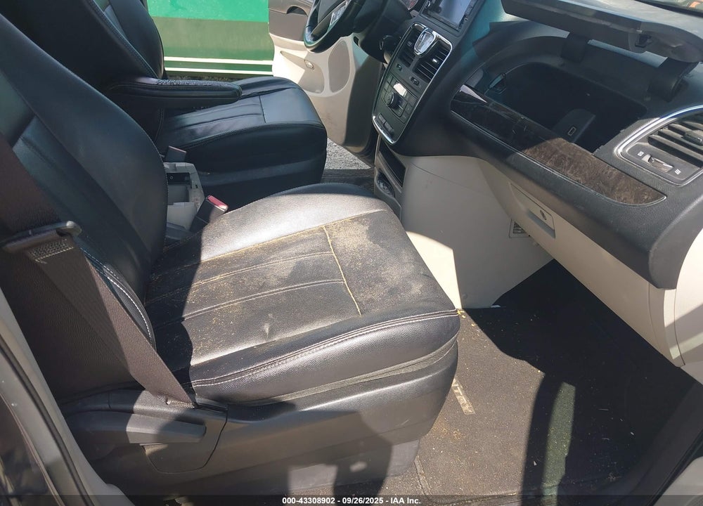 2014 CHRYSLER TOWN & COUNTRY VIN: 2C4RC1BG3ER255950