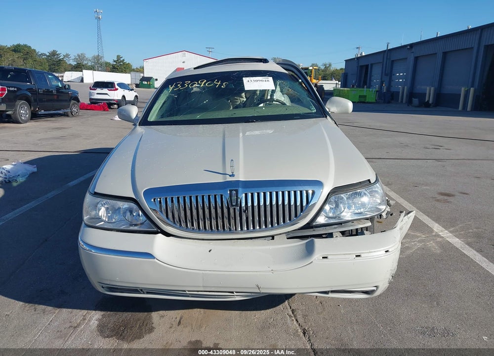 2007 LINCOLN TOWN CAR DESIGNER SERIES VIN: 1LNHM83V17Y636463