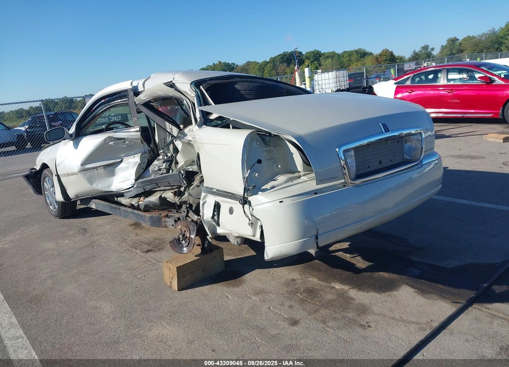 2007 LINCOLN TOWN CAR DESIGNER SERIES VIN: 1LNHM83V17Y636463