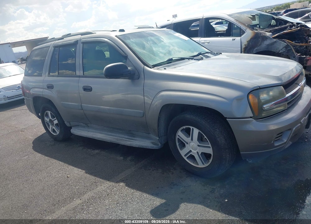 2005 CHEVROLET TRAILBLAZER LS VIN: 1GNDT13S152111963