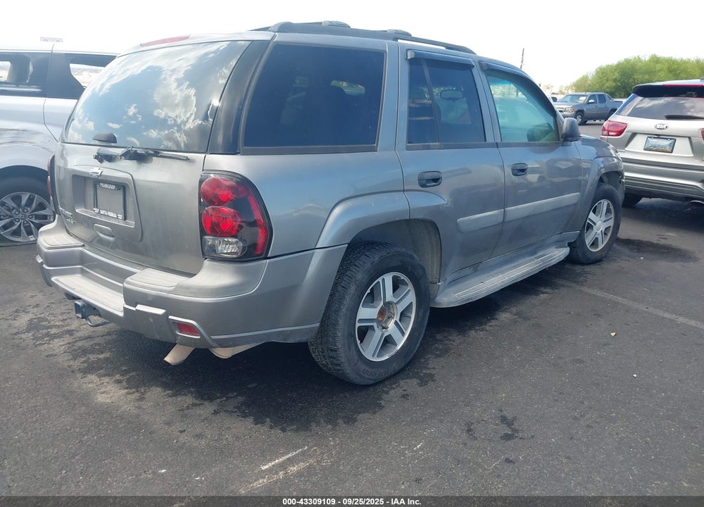 2005 CHEVROLET TRAILBLAZER LS VIN: 1GNDT13S152111963