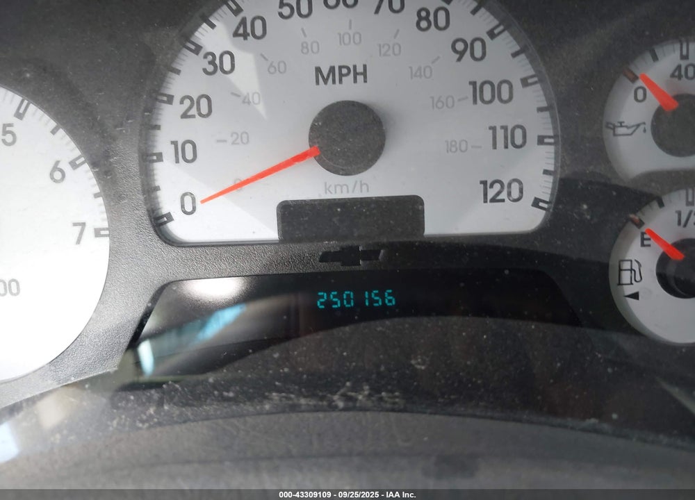 2005 CHEVROLET TRAILBLAZER LS VIN: 1GNDT13S152111963