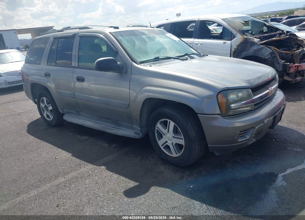 2005 CHEVROLET TRAILBLAZER LS VIN: 1GNDT13S152111963