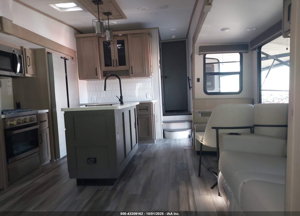 2024 GRAND DESIGN REFLECTION VIN: 573FR3429R9925147