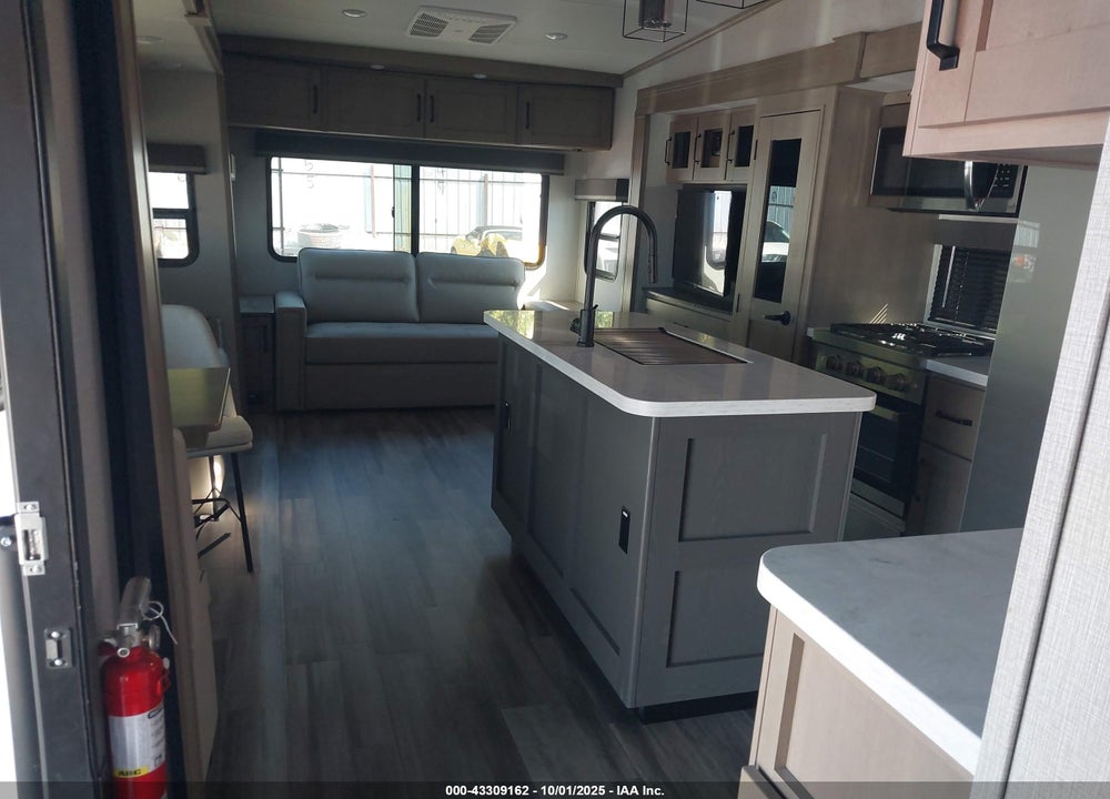 2024 GRAND DESIGN REFLECTION VIN: 573FR3429R9925147