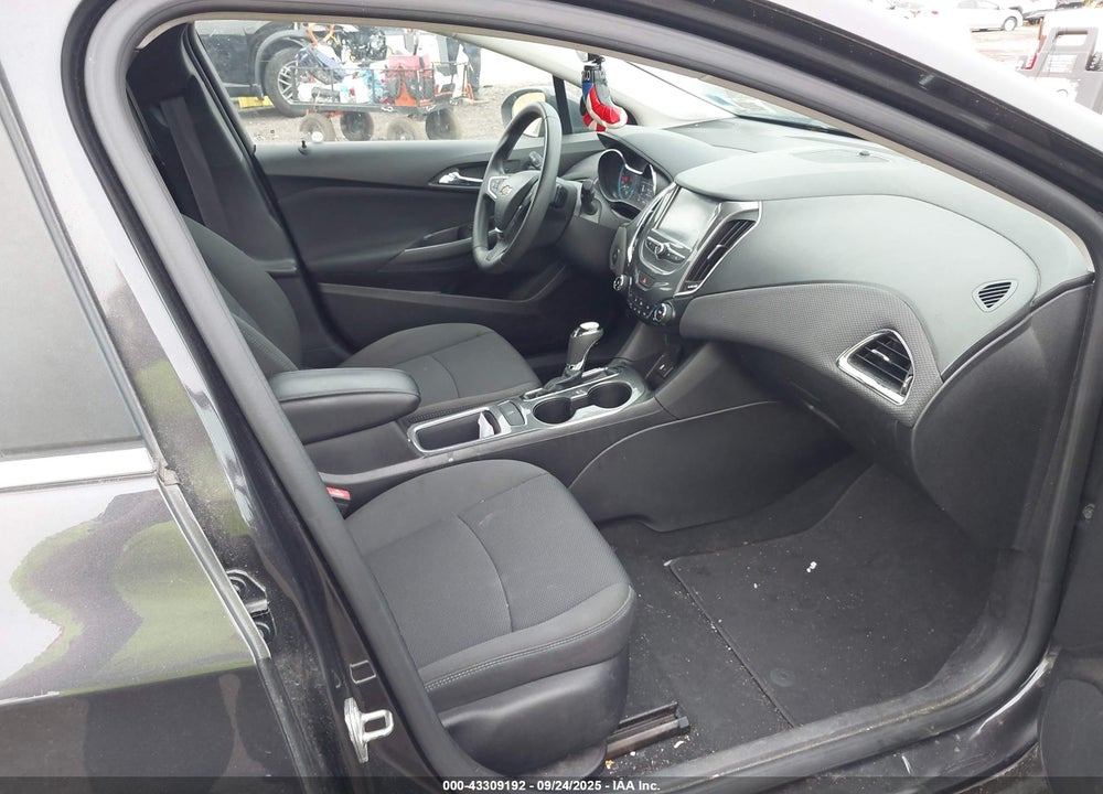 2017 CHEVROLET CRUZE VIN: 1G1BE5SM2H7158035