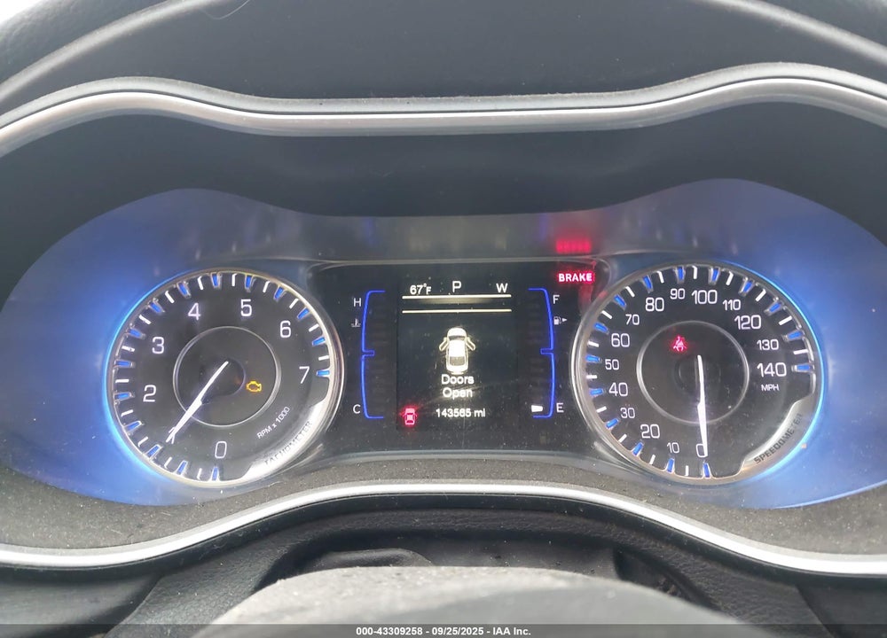 2016 CHRYSLER 200 LIMITED VIN: 1C3CCCAB5GN171284