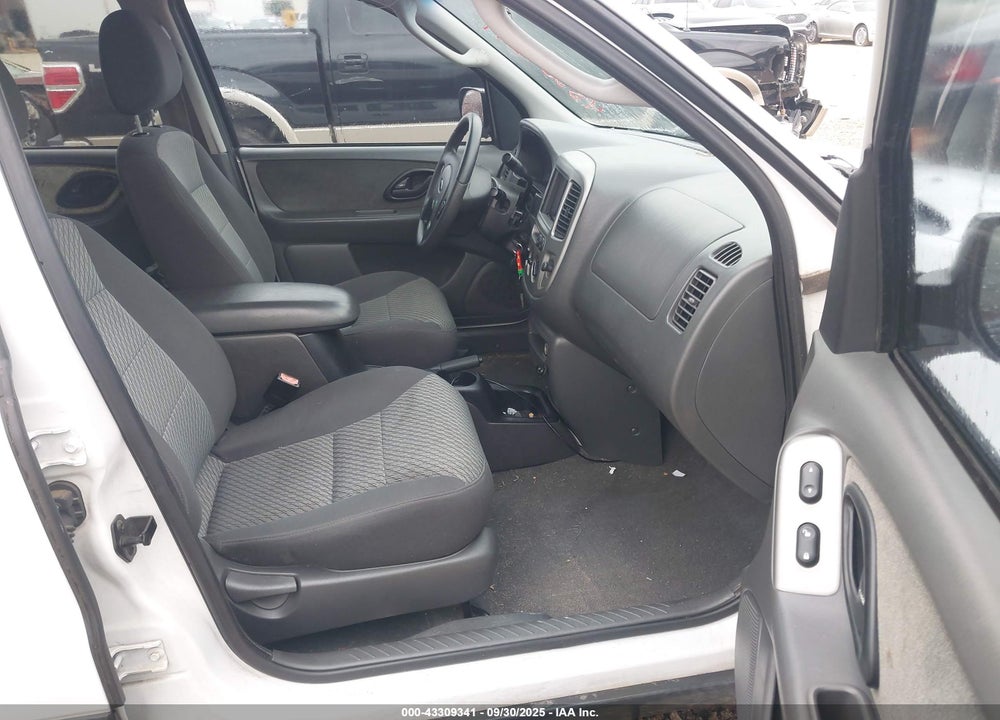 2004 FORD ESCAPE XLT VIN: 1FMYU03154KA95494