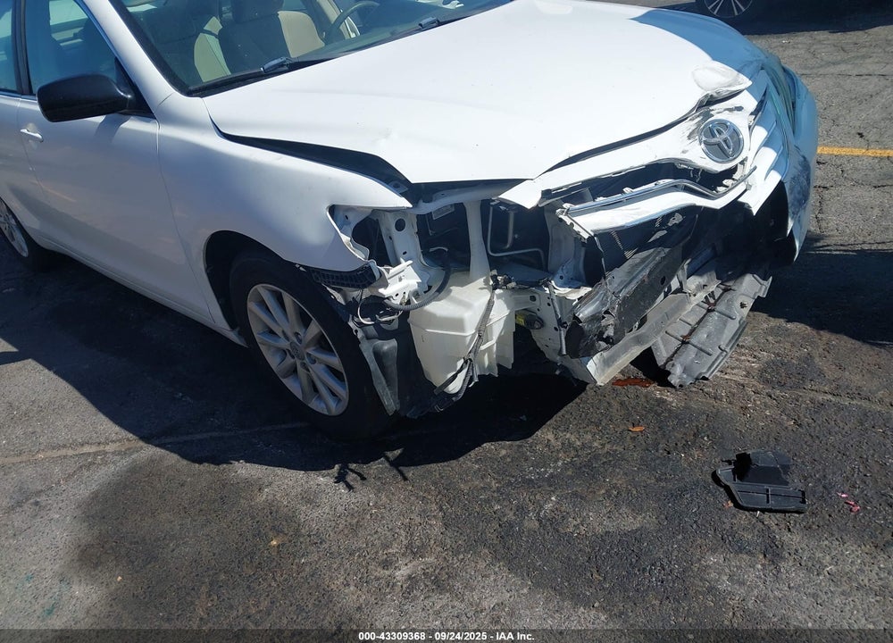 2011 TOYOTA CAMRY XLE VIN: 4T1BF3EK8BU660068