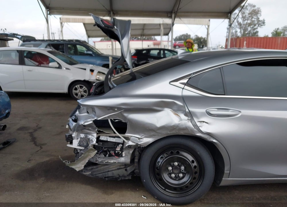 2024 LEXUS ES 300H VIN: 58ADA1C1XRU041545