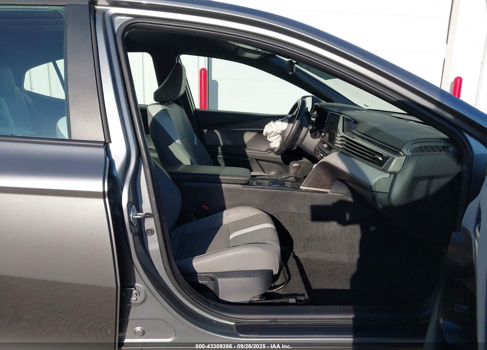 2025 TOYOTA CAMRY SE VIN: 4T1DBADK6SU528646