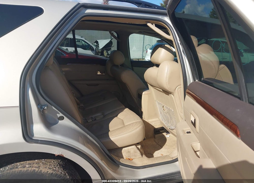 2008 CADILLAC SRX V6 VIN: 1GYEE437180215299