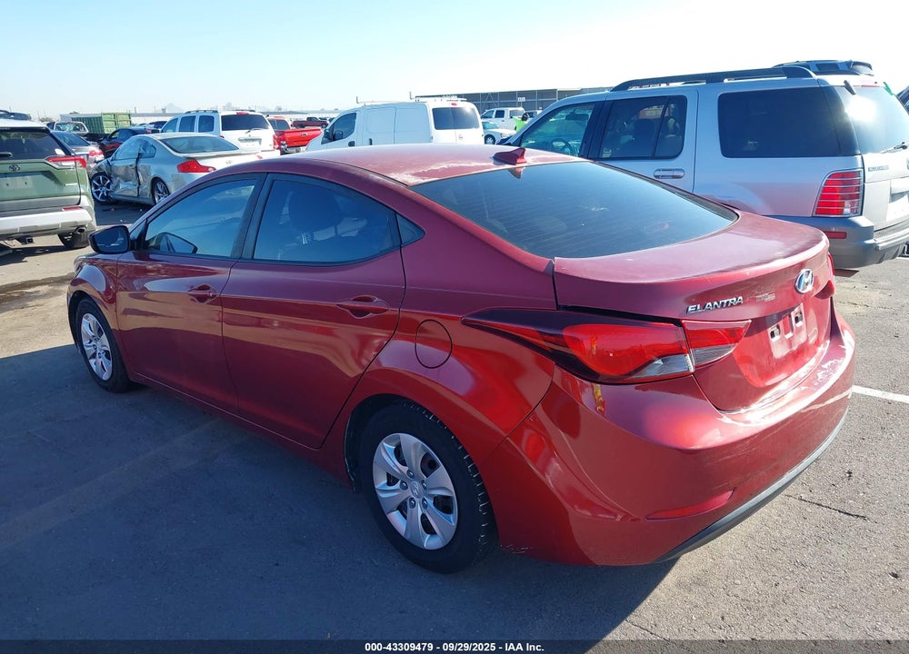 2016 HYUNDAI ELANTRA VIN: 5NPDH4AE0GH765296