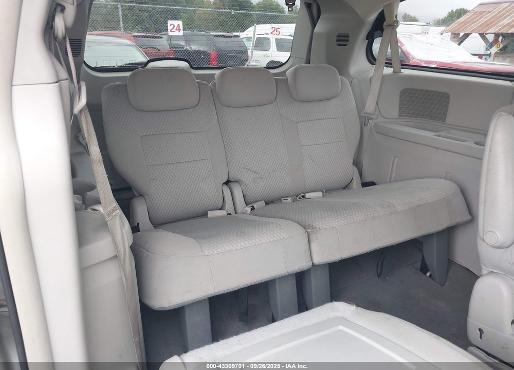 2010 CHRYSLER TOWN & COUNTRY VIN: 2A4RR5D1XAR213388