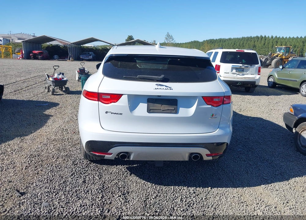 2017 JAGUAR F-PACE VIN: SADCM2BV8HA899030