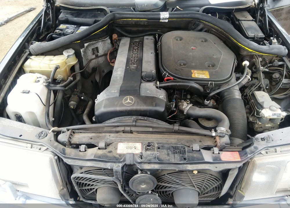 1990 MERCEDES-BENZ 300 CE VIN: WDBEA51D2LB120052