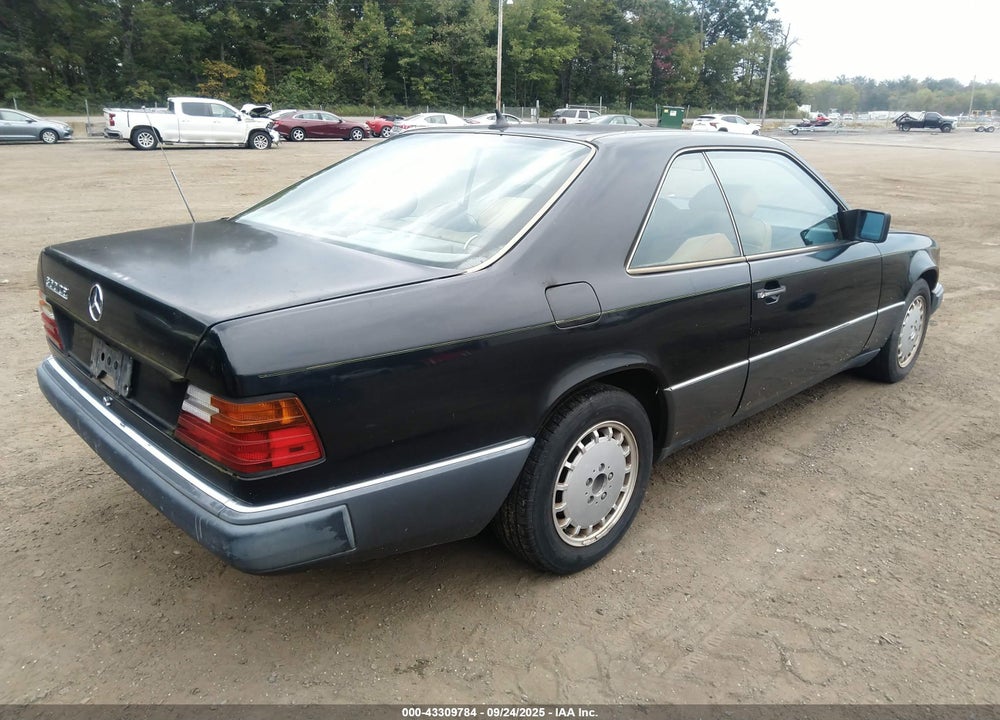 1990 MERCEDES-BENZ 300 CE VIN: WDBEA51D2LB120052
