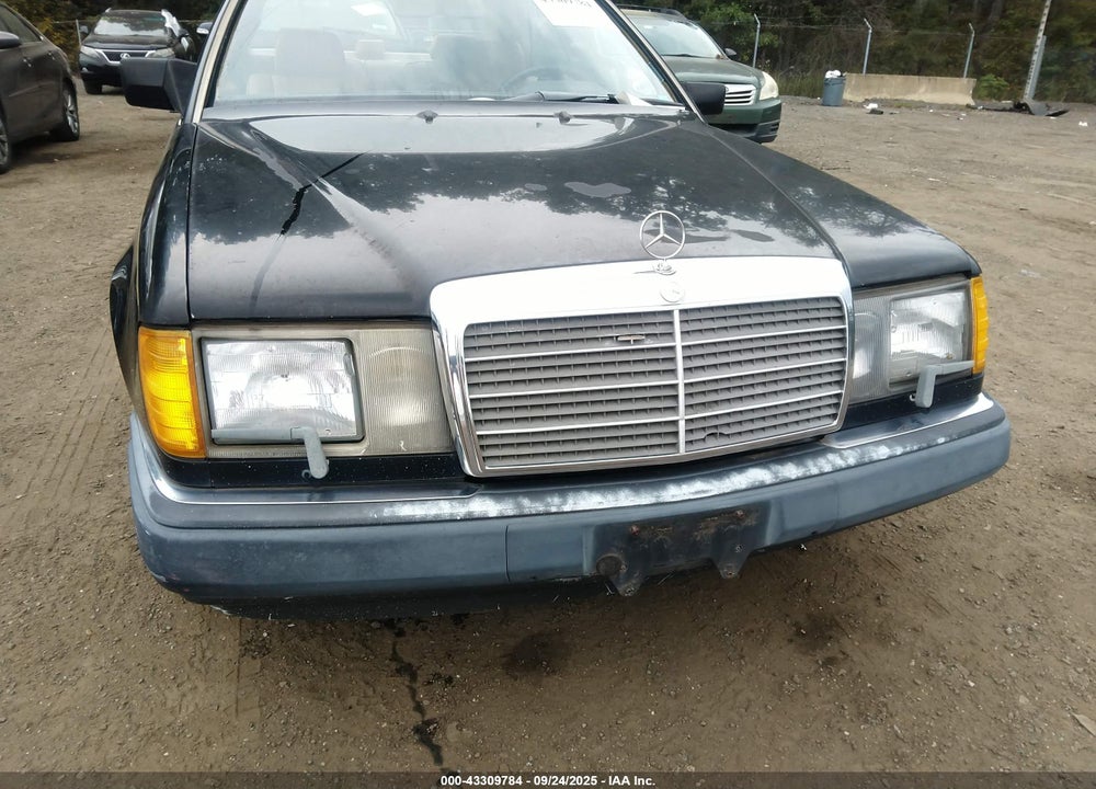 1990 MERCEDES-BENZ 300 CE VIN: WDBEA51D2LB120052
