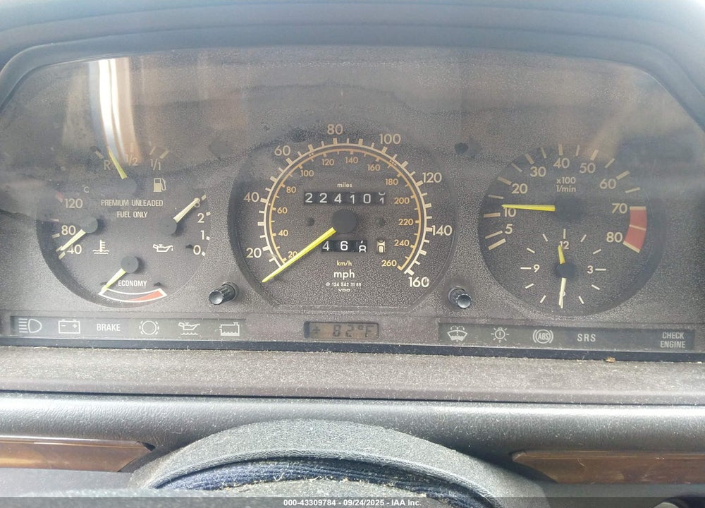 1990 MERCEDES-BENZ 300 CE VIN: WDBEA51D2LB120052