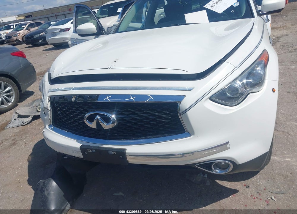 2015 INFINITI QX70 VIN: JN8CS1MU0FM381199