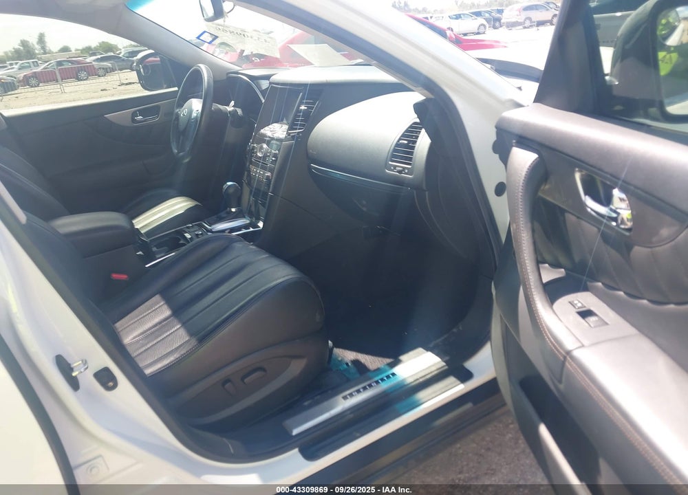 2015 INFINITI QX70 VIN: JN8CS1MU0FM381199