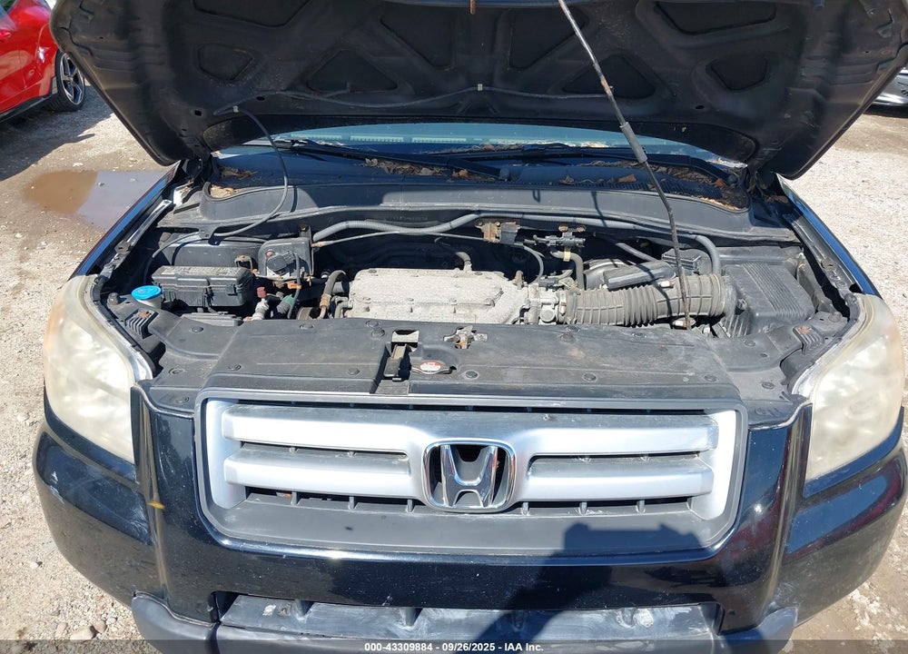 2007 HONDA PILOT LX VIN: 2HKYF18137H512076