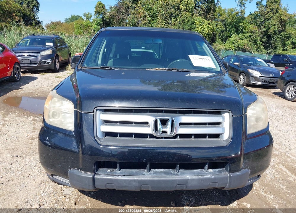 2007 HONDA PILOT LX VIN: 2HKYF18137H512076