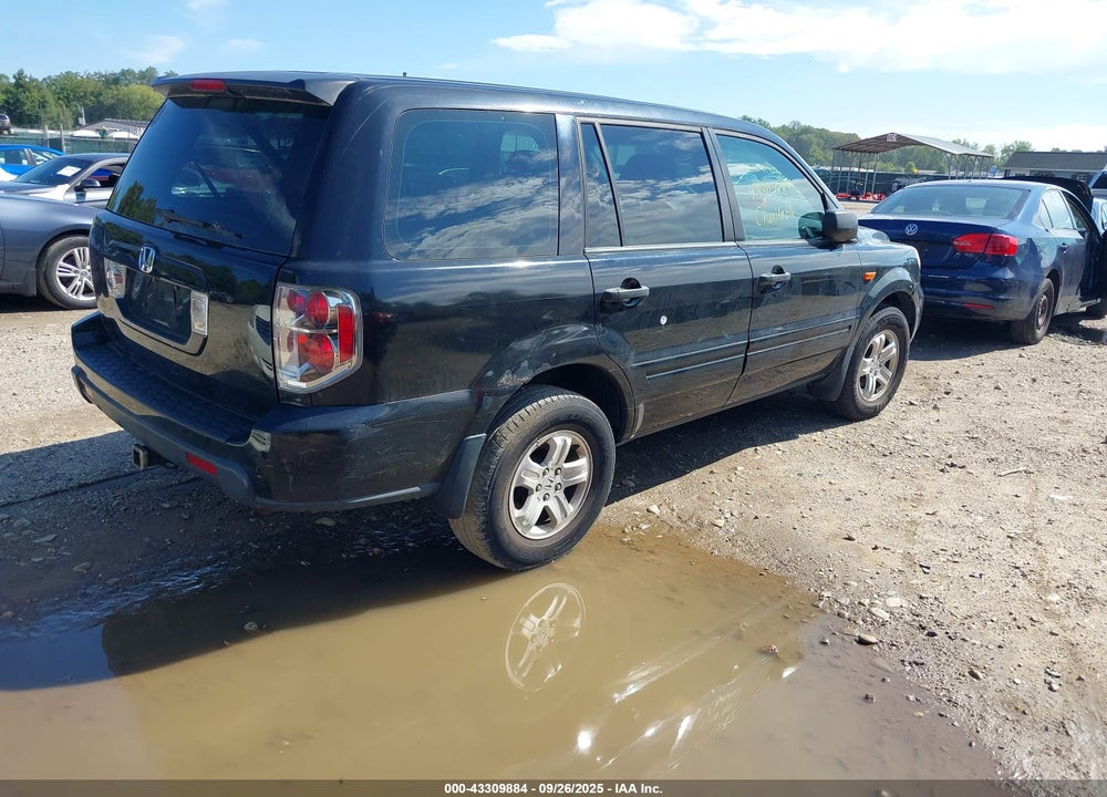 2007 HONDA PILOT LX VIN: 2HKYF18137H512076
