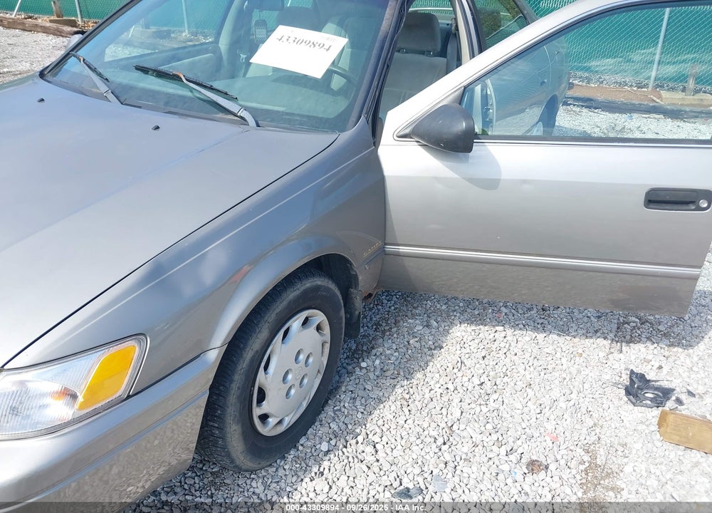 1998 TOYOTA CAMRY LE VIN: 4T1BG22KXWU220693