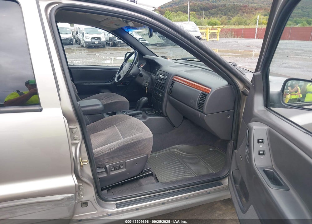 1999 JEEP GRAND CHEROKEE LAREDO VIN: 1J4GW58S1XC673530