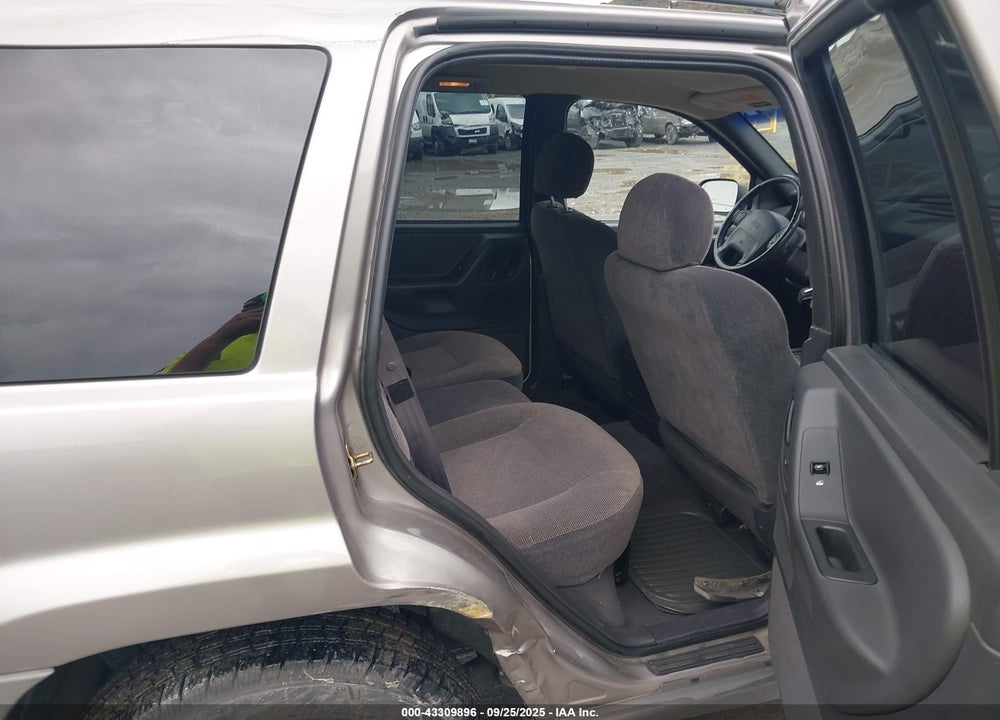 1999 JEEP GRAND CHEROKEE LAREDO VIN: 1J4GW58S1XC673530