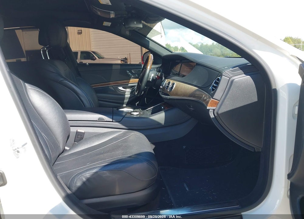 2015 MERCEDES-BENZ S 550 4MATIC VIN: WDDUG8FB2FA201895