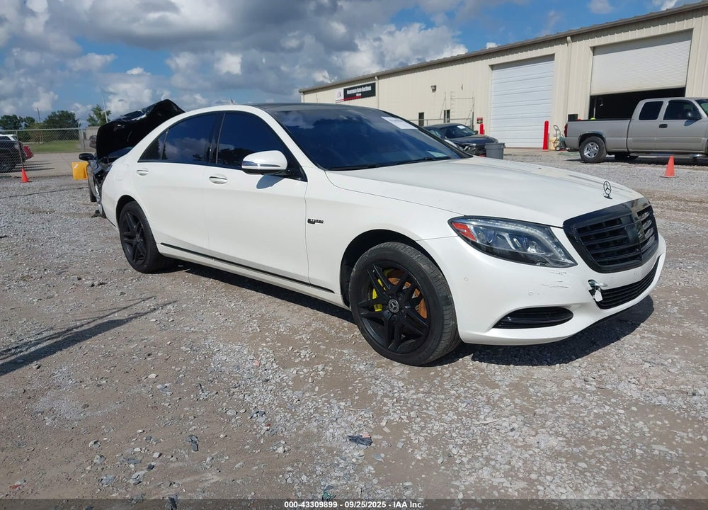 2015 MERCEDES-BENZ S 550 4MATIC VIN: WDDUG8FB2FA201895