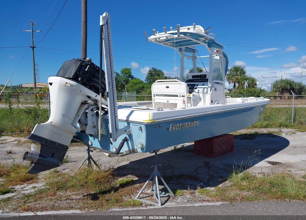2017 EVERGLADES N/A VIN: RJDJ0733G617
