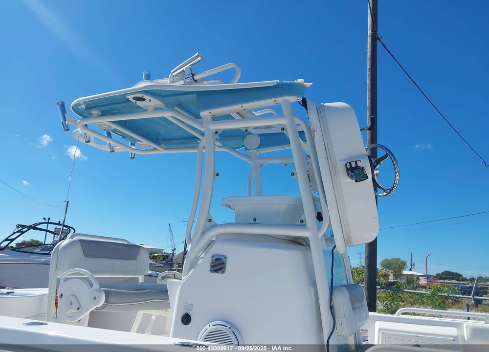 2017 EVERGLADES N/A VIN: RJDJ0733G617
