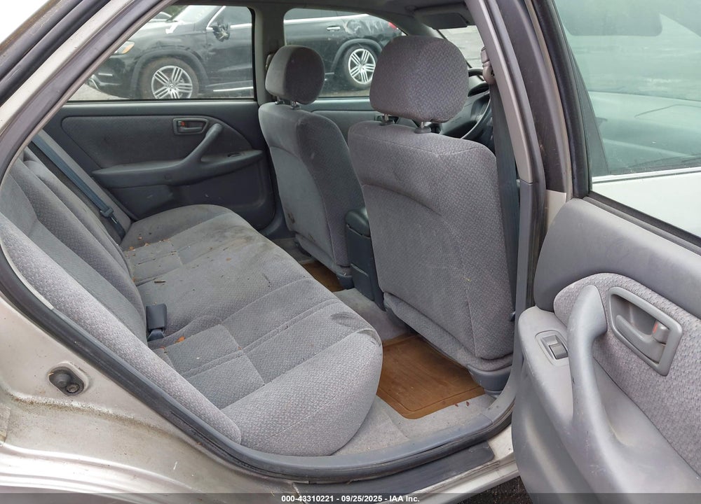 2000 TOYOTA CAMRY LE V6 VIN: 4T1BF22K4YU098726