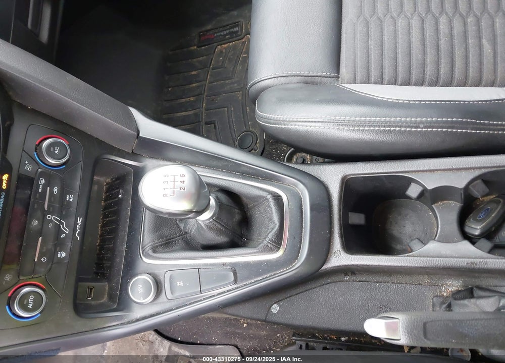2017 FORD FOCUS VIN: 1FADP3L9XHL275402