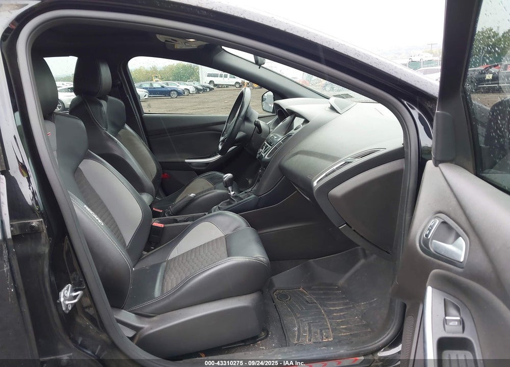 2017 FORD FOCUS VIN: 1FADP3L9XHL275402