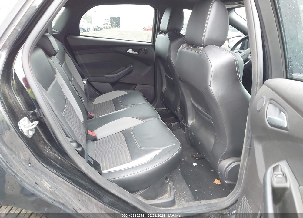 2017 FORD FOCUS VIN: 1FADP3L9XHL275402